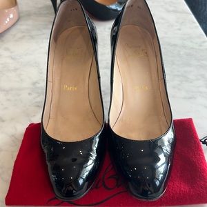 Christian Louboutin 85mm Patent Leather Black Round Toe heels size 40.5
